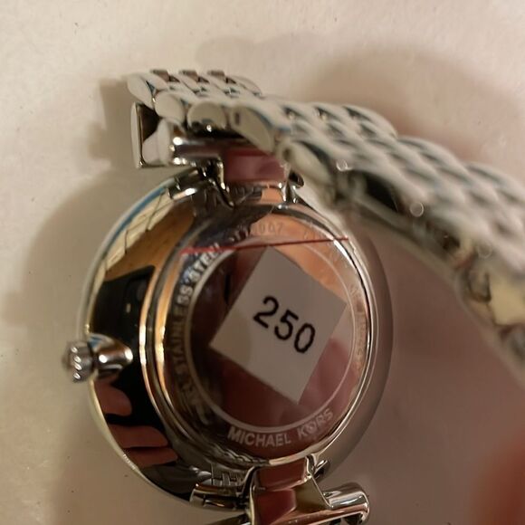 Michael Kors Darcy Watch NWT - Picture 3 of 7